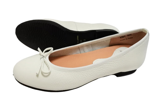 【arui_toe 1701 オフホワイト】リボンモチーフ本革パンプス