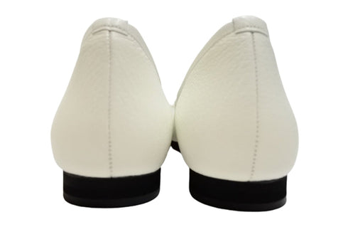 【arui_toe 1701 オフホワイト】リボンモチーフ本革パンプス