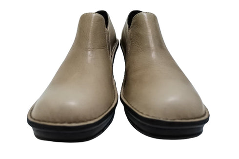 【インコルジェ 2027 オークベージュ】ウェッジハイヒールスリッポンシューズ