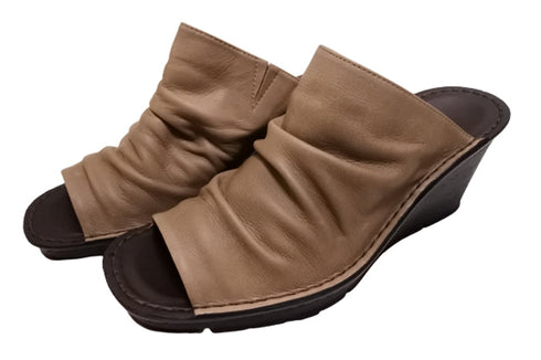 【インコルジェ 2036 オークベージュ】本革ウェッジハイヒールオープントゥサンダル