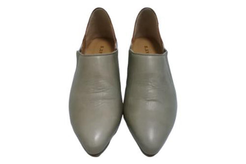 【TODAY'S 2418 グレー】本革ポインテッドトゥ サイドゴアフラットシューズ