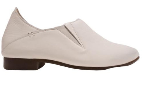 【TODAY'S 2418 アイボリー】本革ポインテッドトゥ サイドゴアフラットシューズ