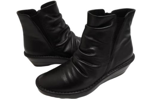 【インコルジェ3204 ブラック】くしゅスマートショートブーツ