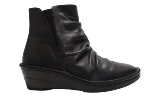 【インコルジェ3204 ブラック】くしゅスマートショートブーツ