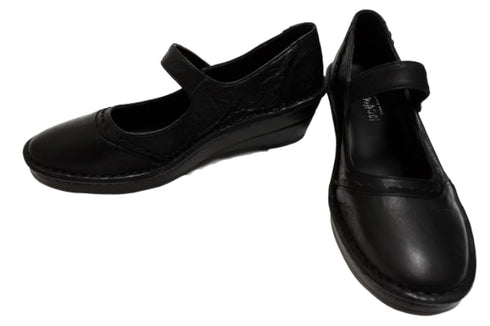 【インコルジェ3211 ブラック】レース風飾りつき上品ストラップシューズ