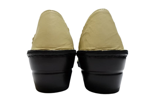 【インコルジェ3211 グレージュ】レース風飾りつき上品ストラップシューズ