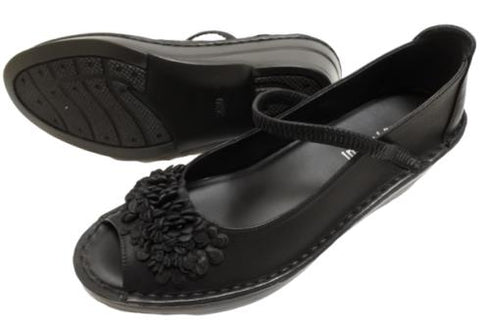 【インコルジェ 3221 ブラック】フラワーモチーフオープントゥシューズ