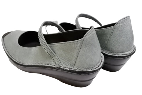 【インコルジェ 32211 ライトブルー】シンプルなオープントゥシューズ