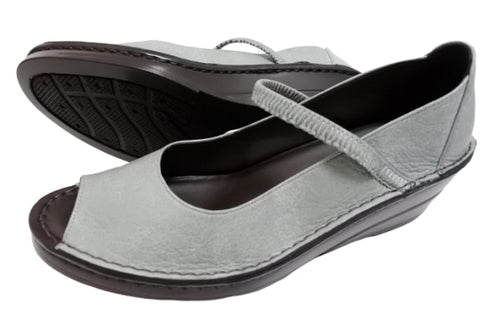 【インコルジェ 32211 ライトブルー】シンプルなオープントゥシューズ