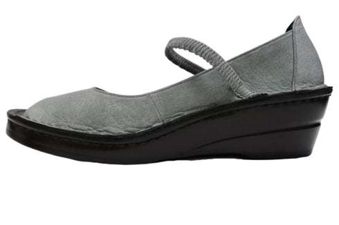 【インコルジェ 32211 ライトブルー】シンプルなオープントゥシューズ