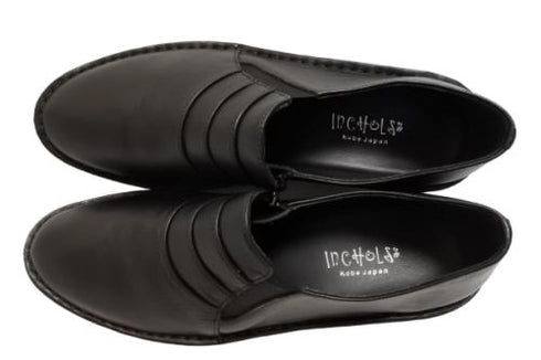 【インコルジェ3235 ブラック】デザインスリッポンシューズ