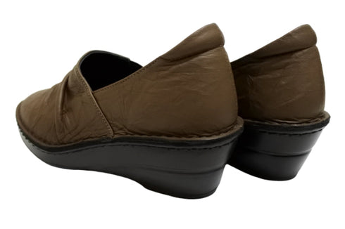 【インコルジェ3249 ダークブラウン】くしゅくしゅスマートスリッポン