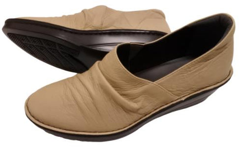 【インコルジェ3249 サンドグレイ】くしゅくしゅスマートスリッポン