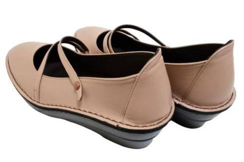 【インコルジェ3254 ライトピンク】ウェッジソールななめストラップパンプス