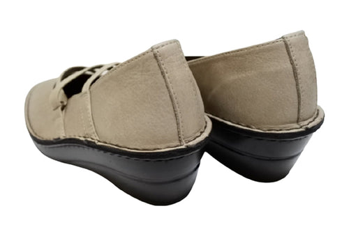 【インコルジェ3261 グレージュ】ジグザグストラップパンプス