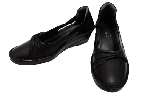 【インコルジェ 3262 ブラック】サイドオープンリボンパンプス