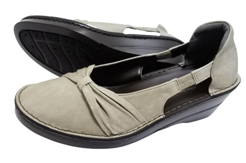 【インコルジェ 3262 ライトグレー】サイドオープンリボンパンプス