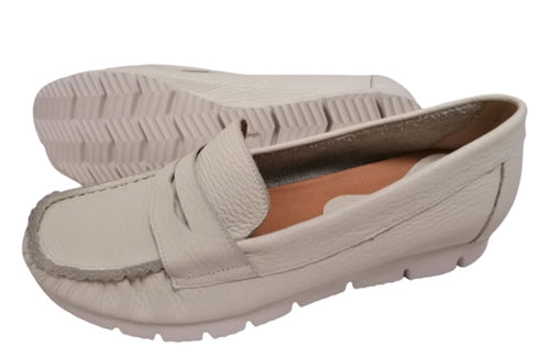 【arui_toe 39512 オフホワイト】本革コンフォートローファー