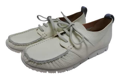 【arui_toe 3955 オフホワイト】本革コンフォートモカシンデッキシューズ