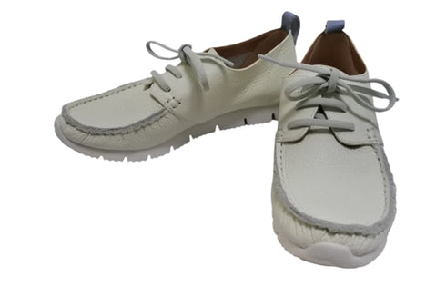 【arui_toe 3955 オフホワイト】本革コンフォートモカシンデッキシューズ