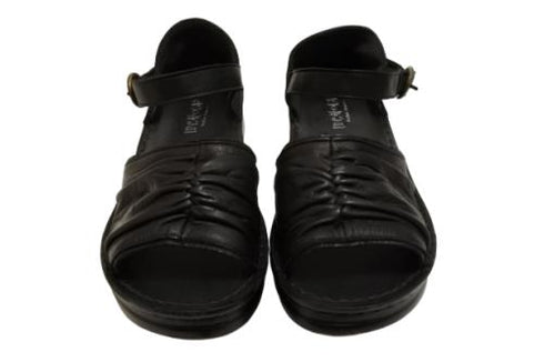 【インコルジェ 4038 ブラック】ふんわりギャザーサンダル