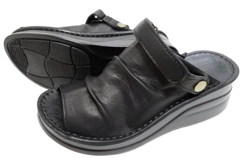 【インコルジェ4039 ブラック】オープントゥくしゅくしゅ2WAYサボ風サンダル