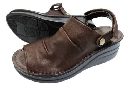 【インコルジェ4039 ダークブラウン】オープントゥくしゅくしゅ2WAYサボ風サンダル