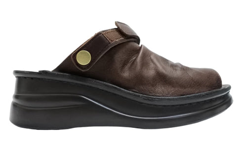 【インコルジェ4039 ダークブラウン】オープントゥくしゅくしゅ2WAYサボ風サンダル