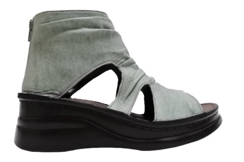 【インコルジェ 4050 ライトブルー】本革クロスベルトくしゅふわショートブーツサンダル