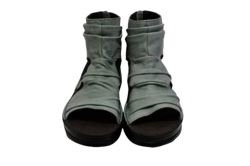 【インコルジェ 4050 ライトブルー】本革クロスベルトくしゅふわショートブーツサンダル