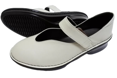 【インコルジェ5029 アイボリー】シンプルきれいめライン センターUカットストラップシューズ