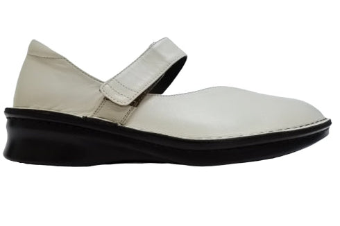 【インコルジェ5029 アイボリー】シンプルきれいめライン センターUカットストラップシューズ