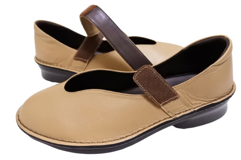 【インコルジェ5029 モカベージュ】シンプルきれいめライン センターUカットストラップシューズ