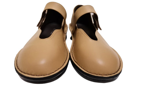 【インコルジェ5029 モカベージュ】シンプルきれいめライン センターUカットストラップシューズ