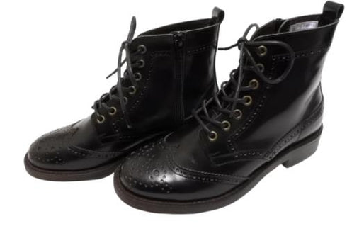 【TODAY'S 5525 ブラック】本革メダリオン靴紐ショートブーツ