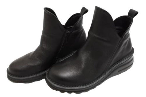 【TODAY's 7058 ブラック】幅広4EサイドジップV字カッティングショートブーツ