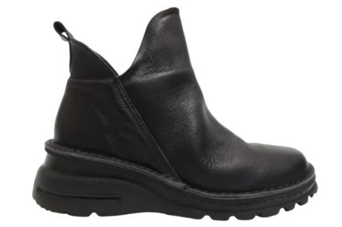 【TODAY's 7058 ブラック】幅広4EサイドジップV字カッティングショートブーツ