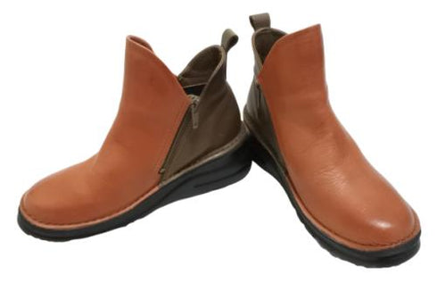 【TODAY's 7058 ブリック/グレー】幅広4EサイドジップV字カッティングショートブーツ