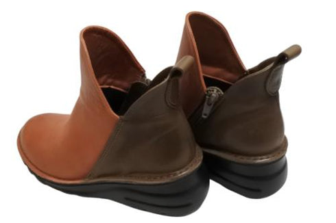 【TODAY's 7058 ブリック/グレー】幅広4EサイドジップV字カッティングショートブーツ