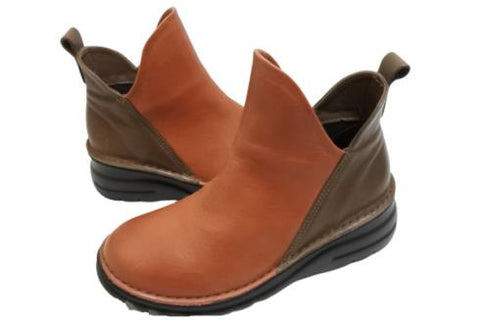 【TODAY's 7058 ブリック/グレー】幅広4EサイドジップV字カッティングショートブーツ