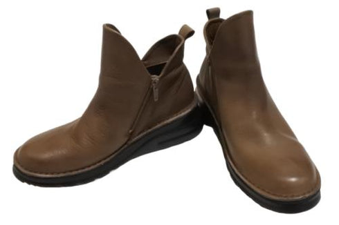 【TODAY's 7058 グレー】幅広4EサイドジップV字カッティングショートブーツ