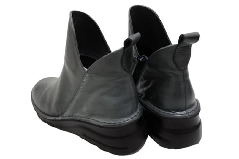 【TODAY's 7058 ネイビー】幅広4EサイドジップV字カッティングショートブーツ