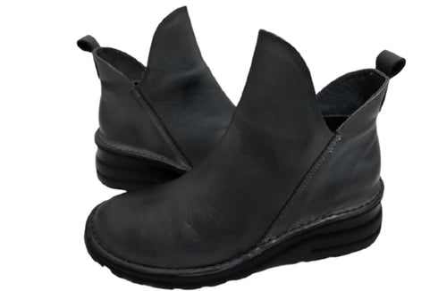 【TODAY's 7058 ネイビー】幅広4EサイドジップV字カッティングショートブーツ