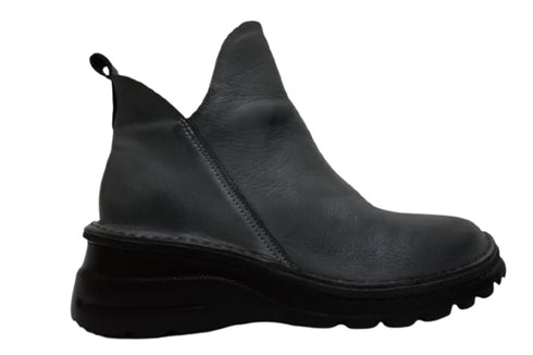 【TODAY's 7058 ネイビー】幅広4EサイドジップV字カッティングショートブーツ