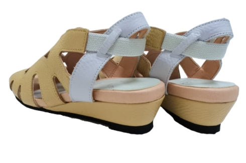 【arui_toe 7641 ベージュ】伸縮ゴムバックストラップ本革コンフォートサンダル