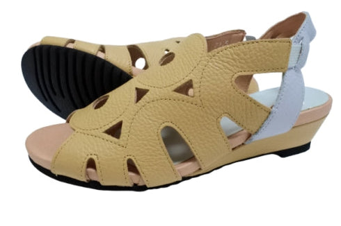 【arui_toe 7641 ベージュ】伸縮ゴムバックストラップ本革コンフォートサンダル