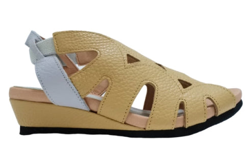 【arui_toe 7641 ベージュ】伸縮ゴムバックストラップ本革コンフォートサンダル