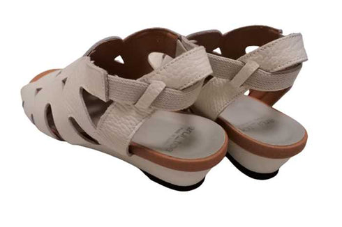 【arui_toe 7641 オフホワイト】伸縮ゴムバックストラップ本革コンフォートサンダル