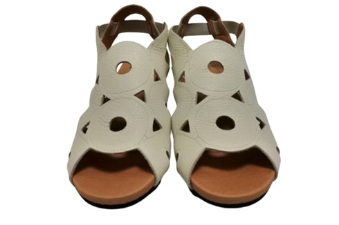【arui_toe 7641 オフホワイト】伸縮ゴムバックストラップ本革コンフォートサンダル