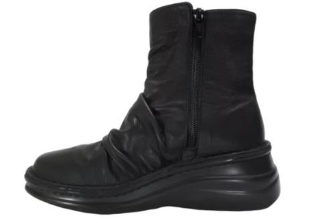 【インコルジェ 8209 ブラック】くしゅっとかわいい本革幅広ショートブーツ